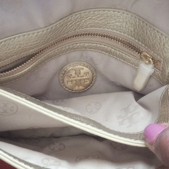 Tory Burch Gold Clutch..No Straps - Picture 9 of 11